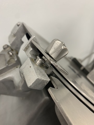 Hobart slicer blade guard mechanism